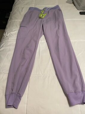Figs Technical Collection. Lavender scrub joggers and scrub top
